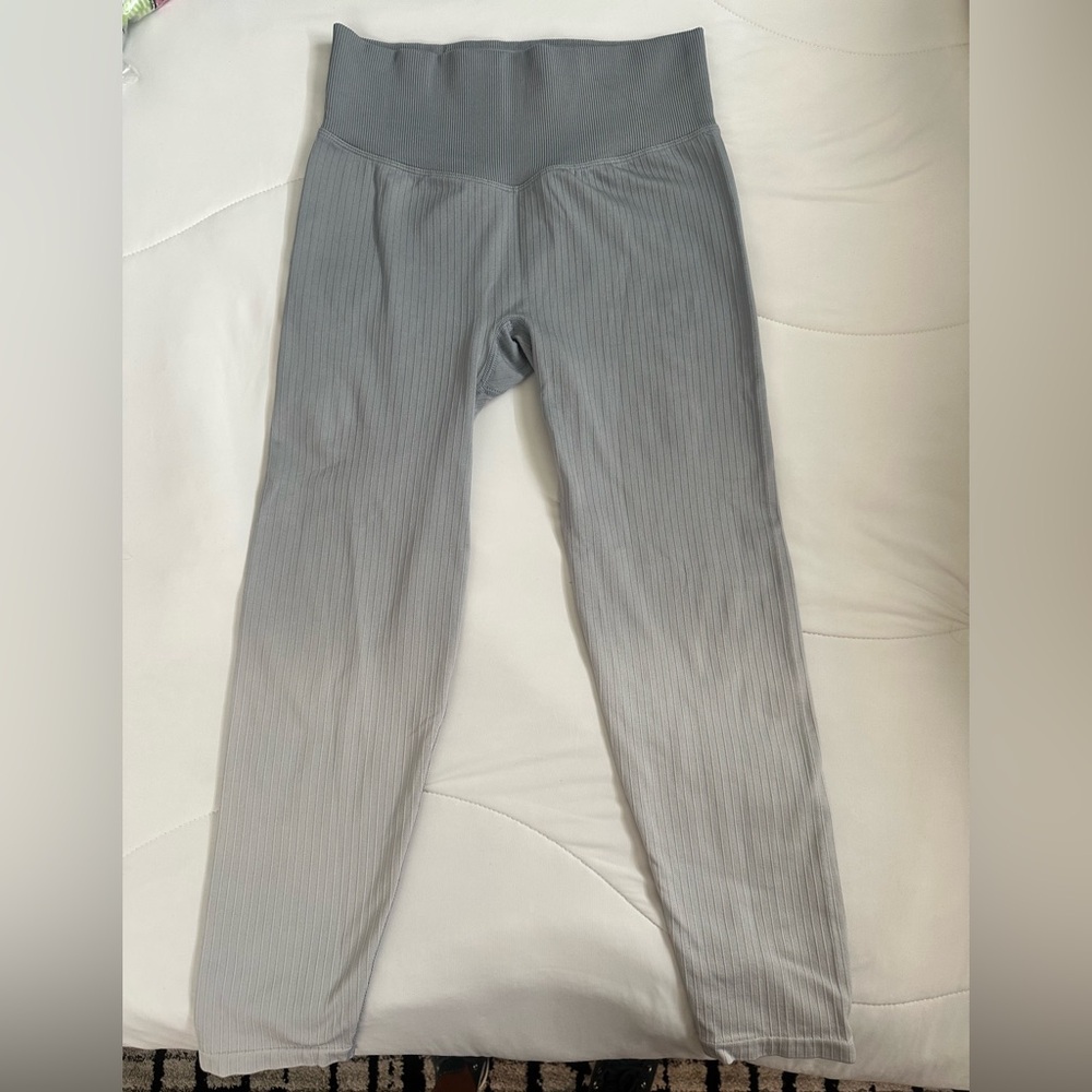 PINK by Victorias Secret Ombré Gray ACTIVE High Waist Leggings🦈
